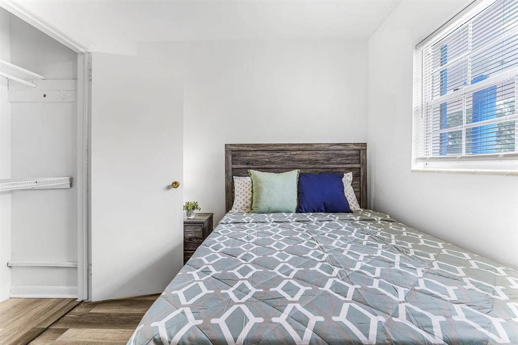 9 BR in Jacksonville