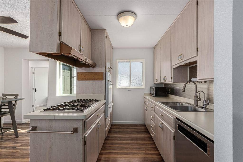 8 BR in Mesa