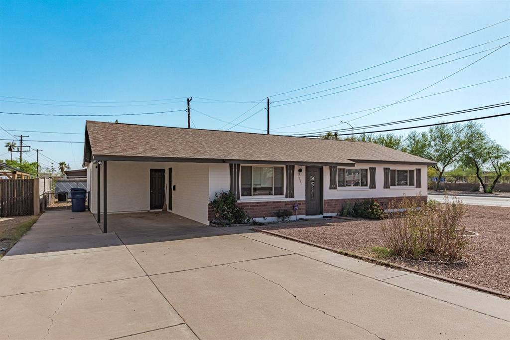 8 BR in Mesa