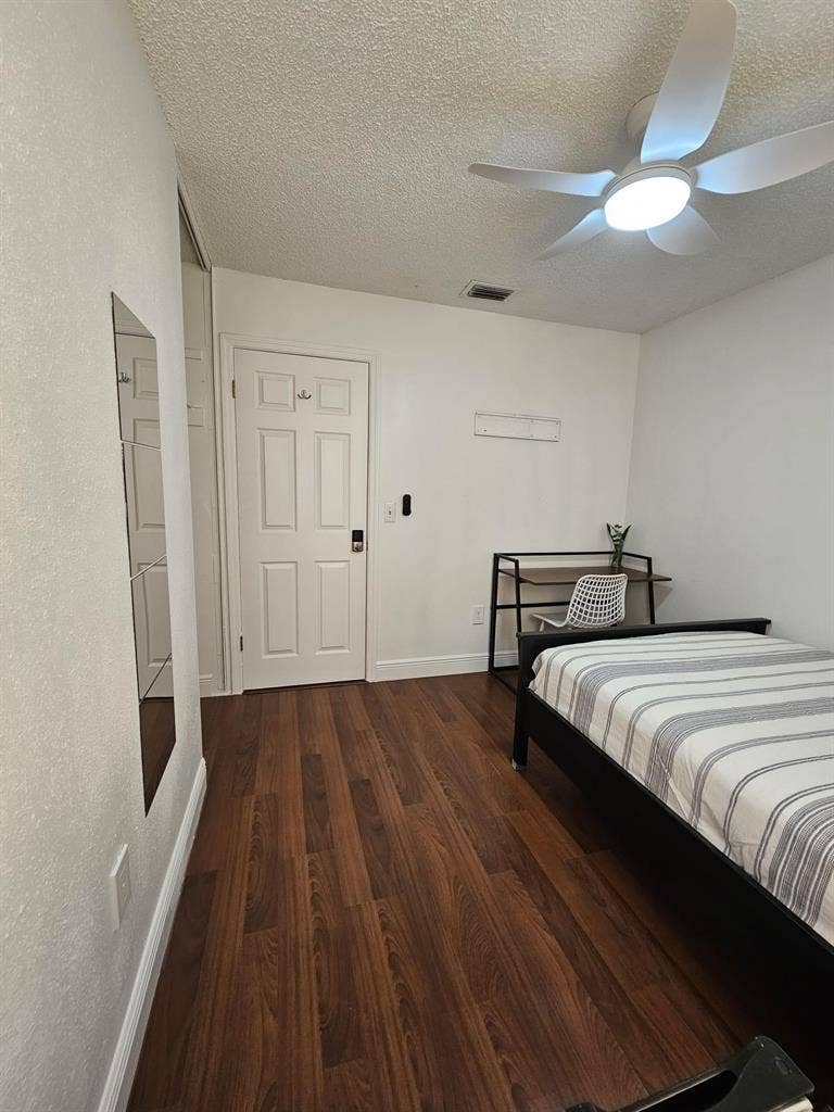 4 BR in Orlando