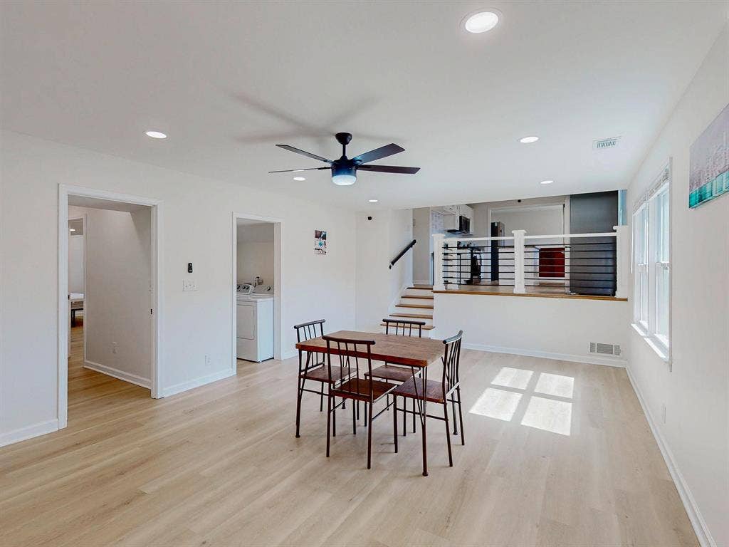 8 BR in Stonecrest