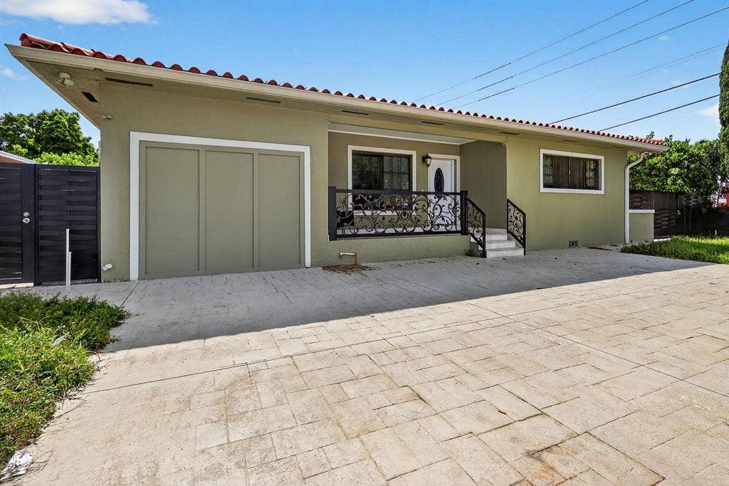 4 BR in Miami