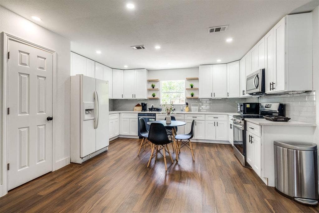 9 BR in Dallas