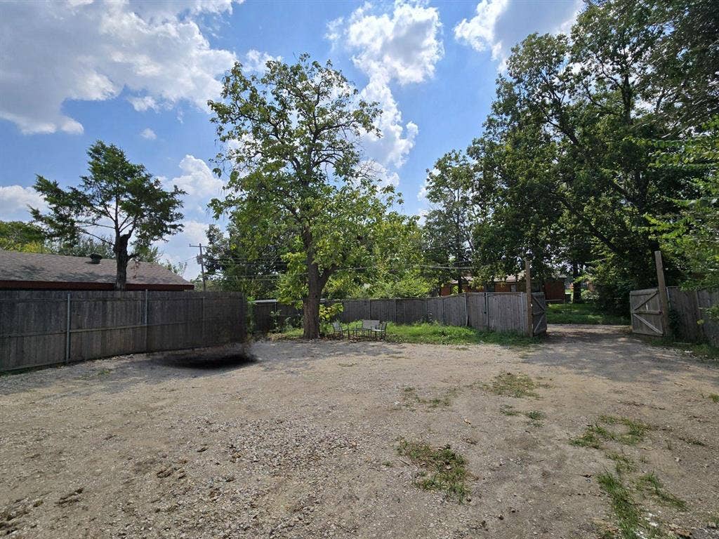 9 BR in Dallas
