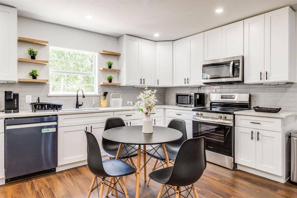 9 BR in Dallas