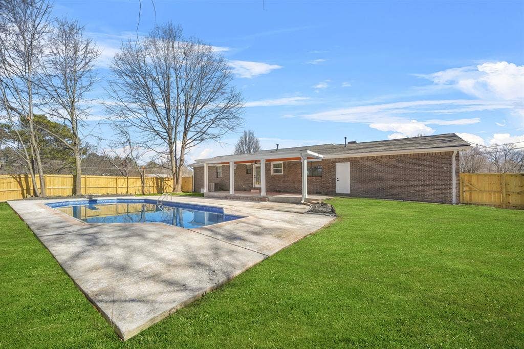 3 BR in Conyers