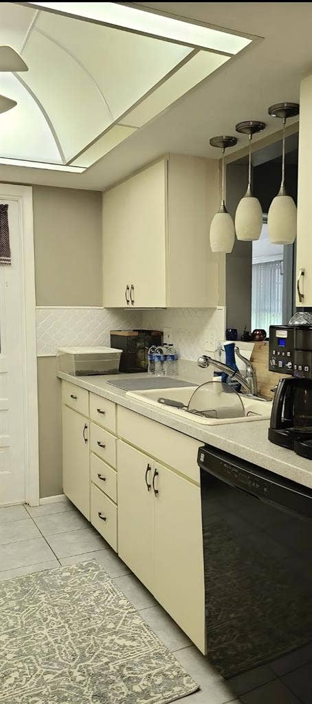 Private Entry in 55 Golf Community!