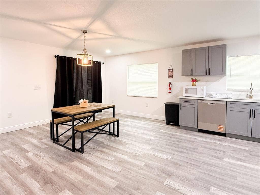 7 BR in Tampa