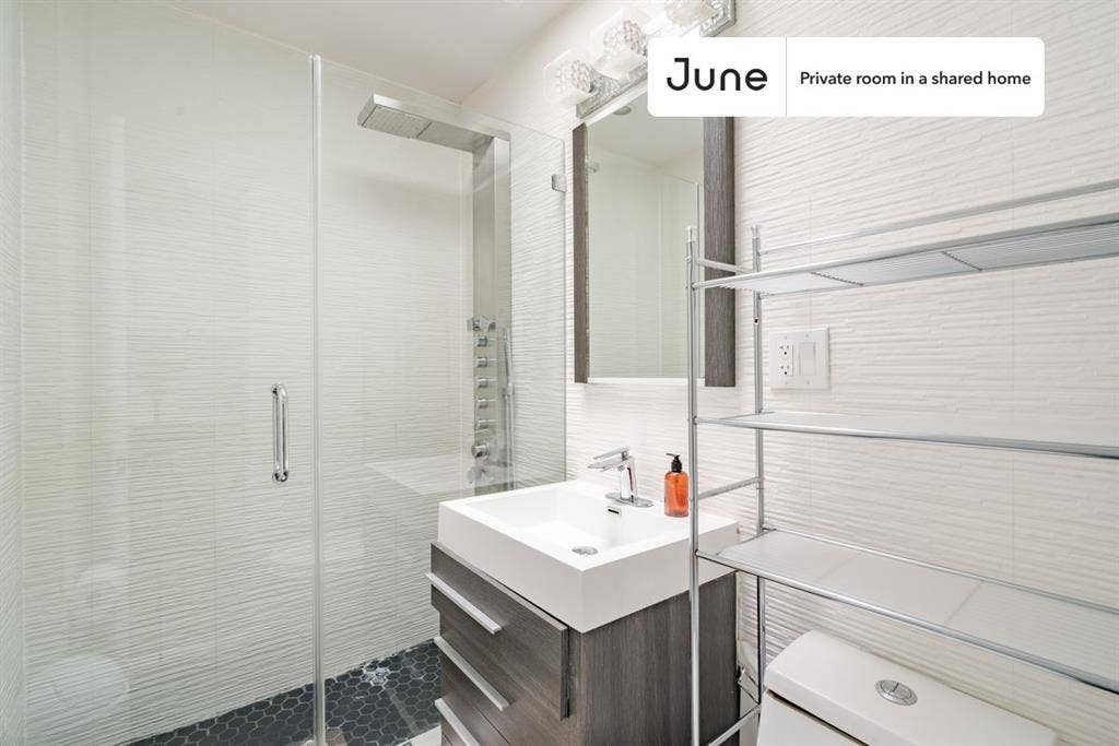 2 BR in New York City