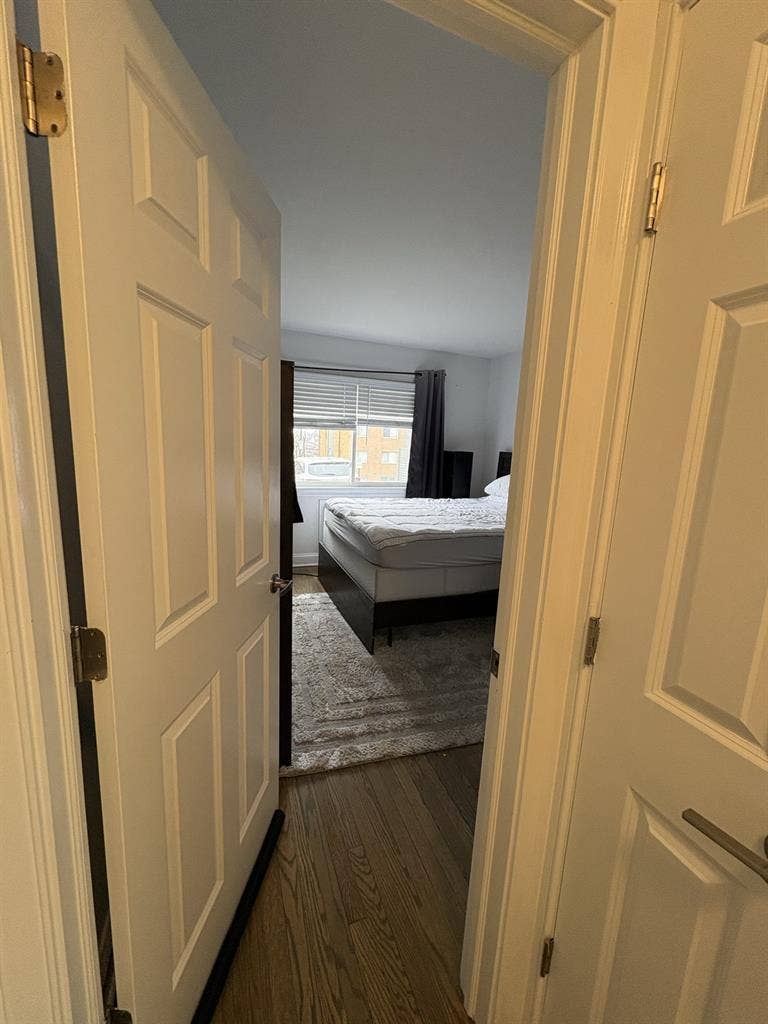 Looking for a female roommate.