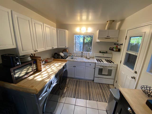 Room Incl. Utilities w/Laundry, Gym