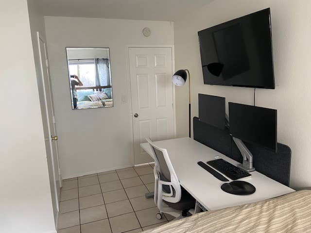 Room Incl. Utilities w/Laundry, Gym