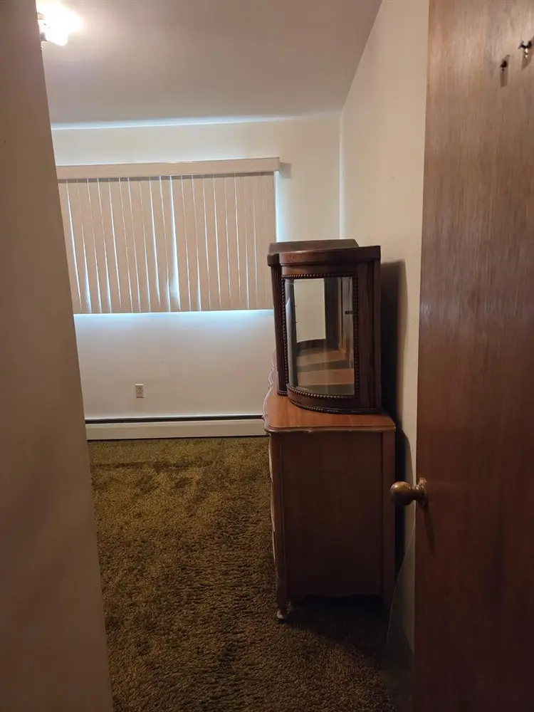ROOMMATE WANTED