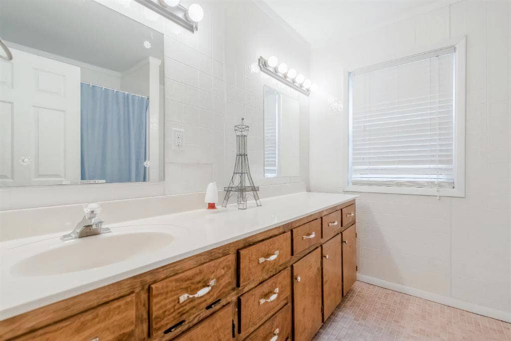 8 BR in Decatur