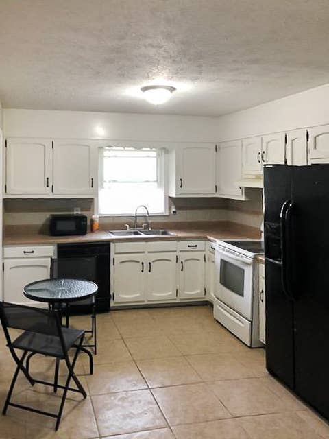 7 BR in Austell
