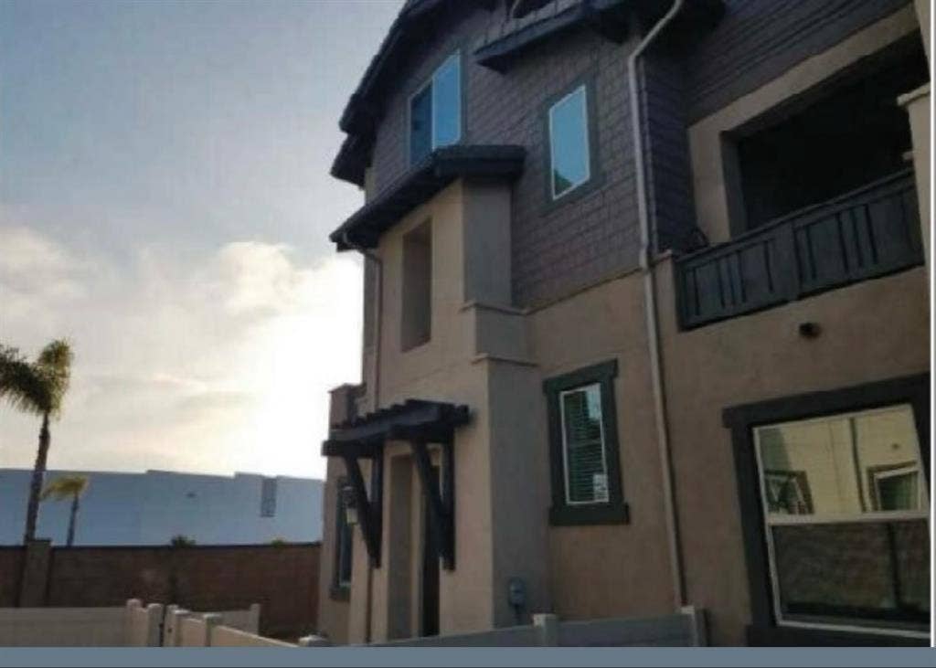 Private room downstairs w/bathroom