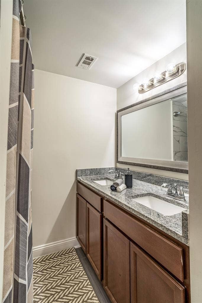 4 BR in Jacksonville