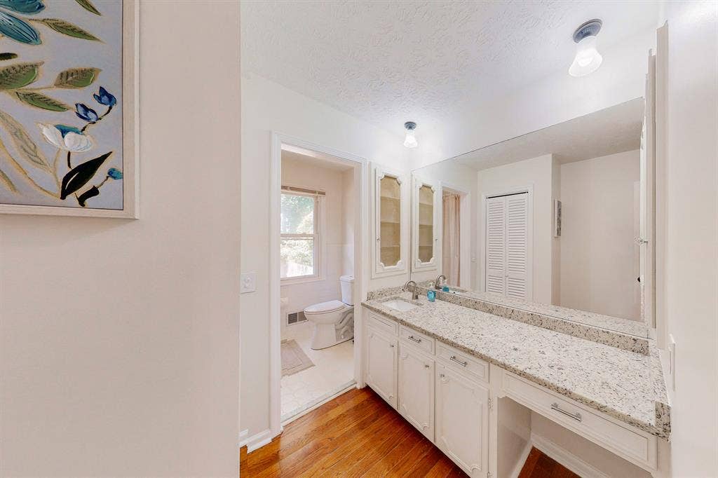 7 BR in Carrollton