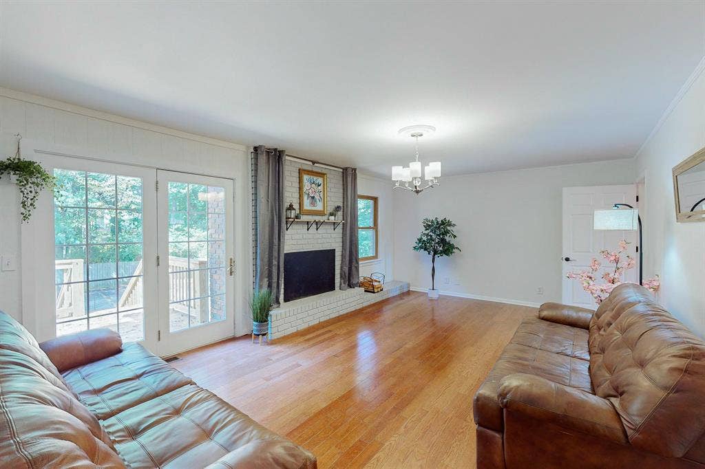 7 BR in Carrollton