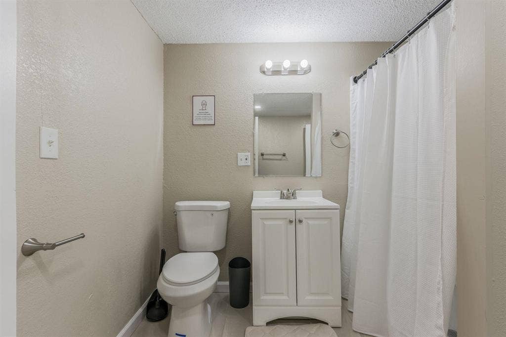 7 BR in Independence