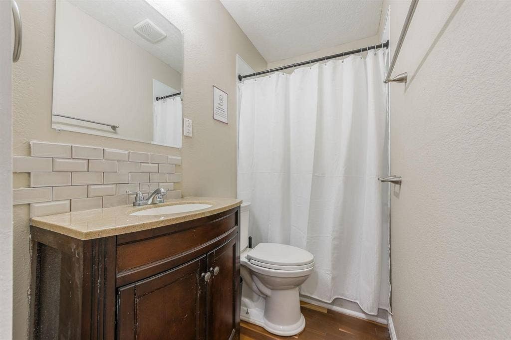 7 BR in Independence