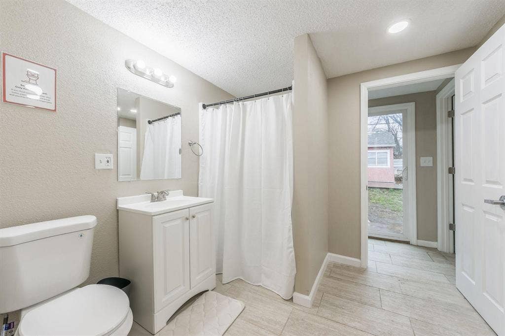 7 BR in Independence