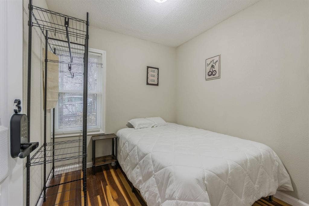 7 BR in Independence