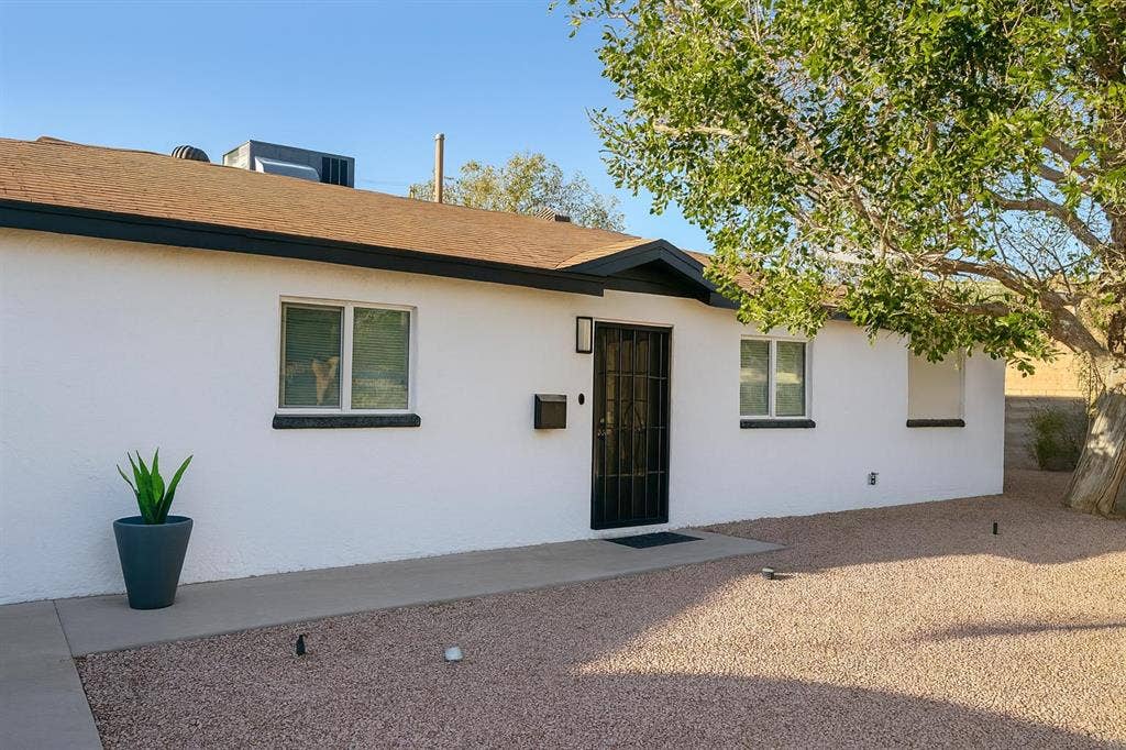 8 BR in Phoenix
