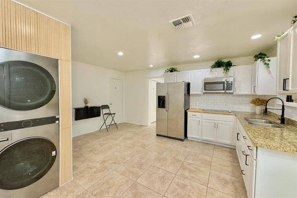 8 BR in Phoenix