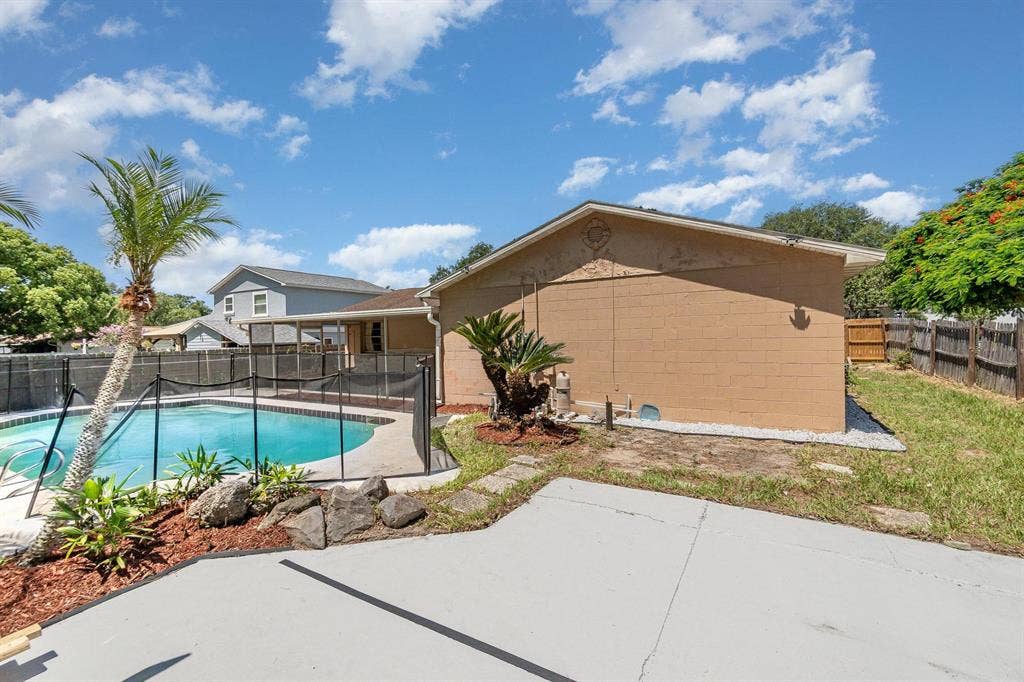 6 BR in Altamonte Springs