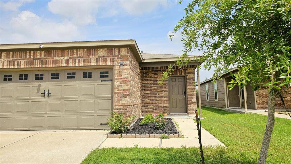 4 BR in Houston