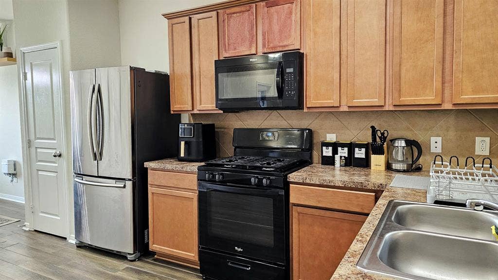 4 BR in Houston
