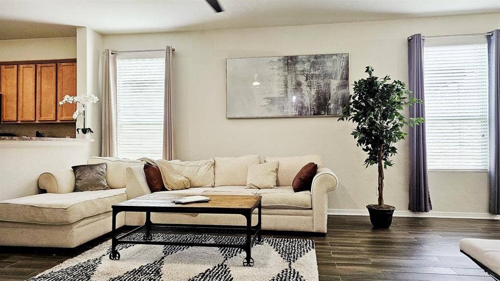 4 BR in Houston
