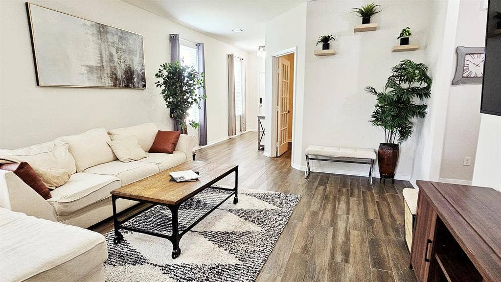 4 BR in Houston