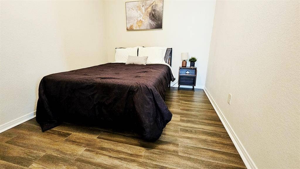 4 BR in Houston