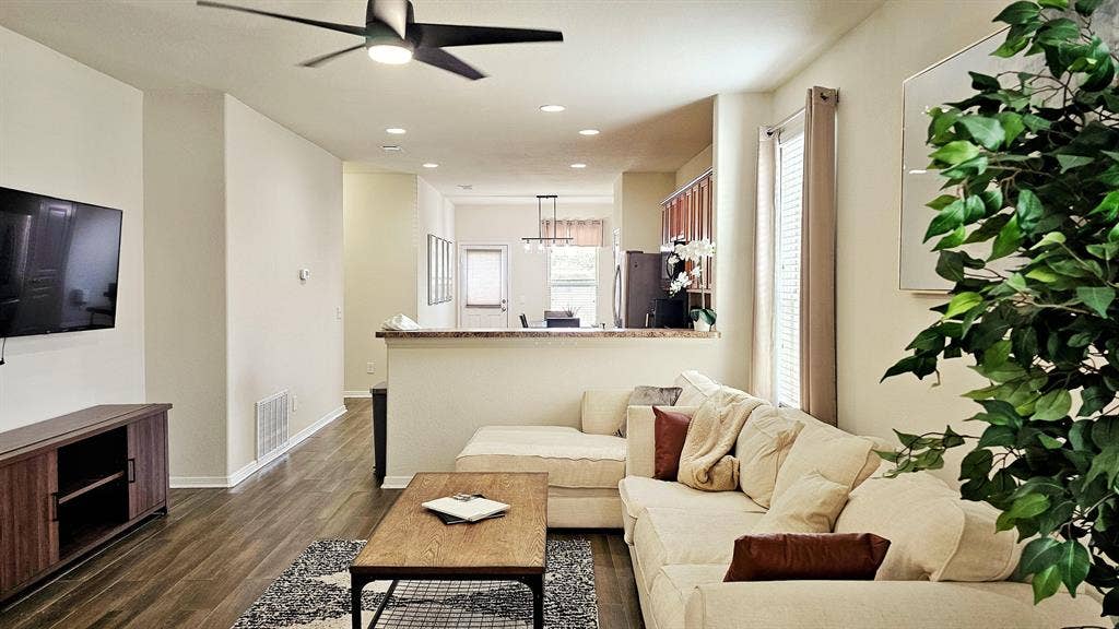 4 BR in Houston