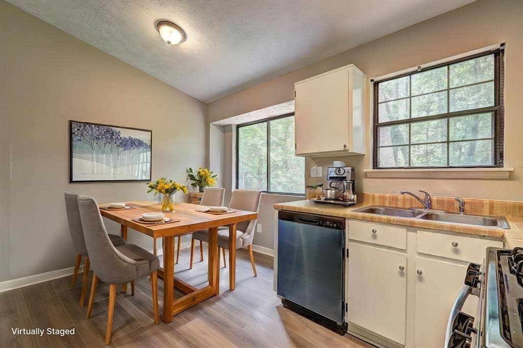 5 BR in Lawrenceville