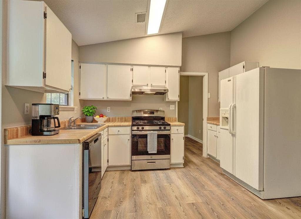 5 BR in Lawrenceville