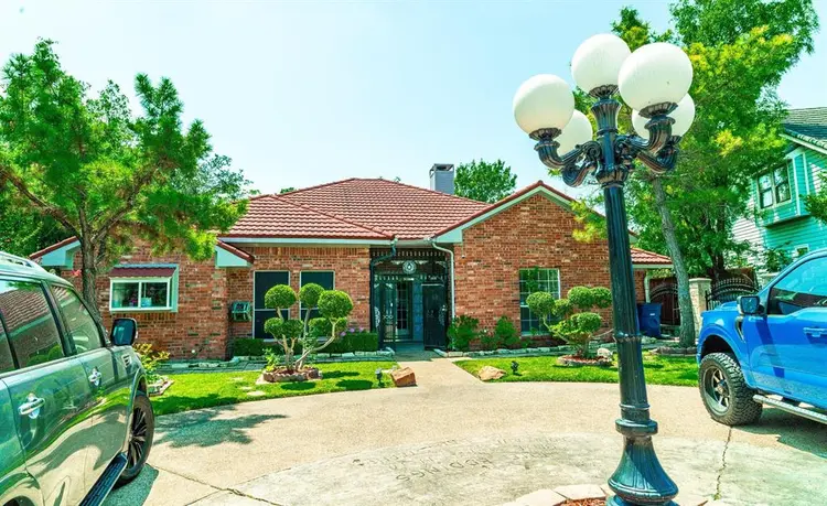 5 BR in Dallas