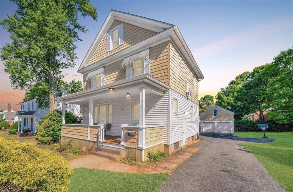 Looking for roommate