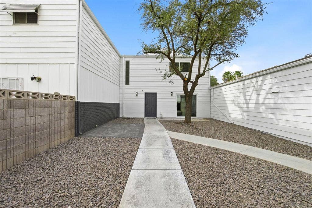 4 BR in Las Vegas