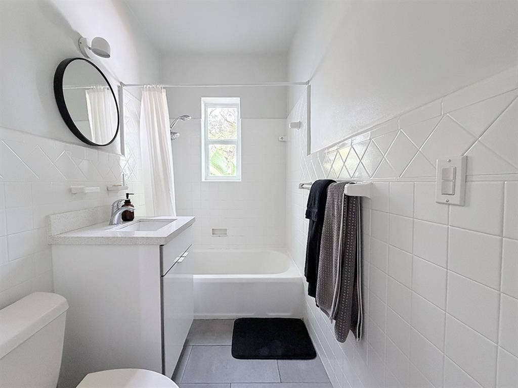 Peaceful Little Haiti shared gem