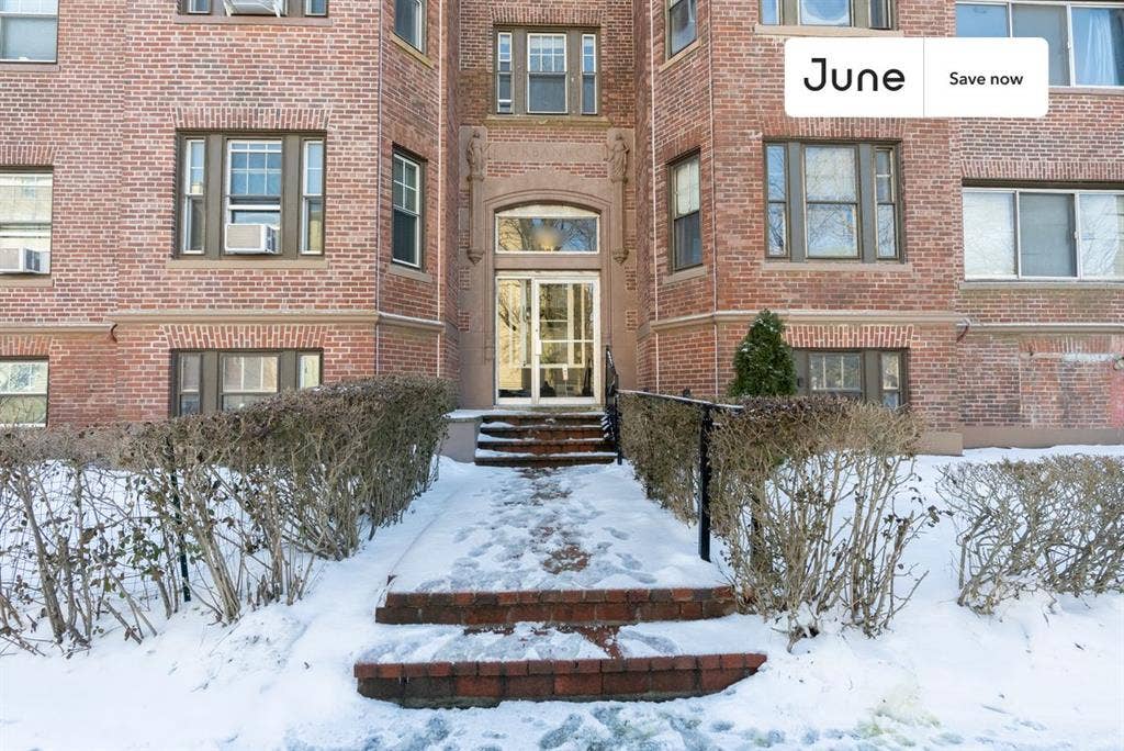 1 BR in Boston