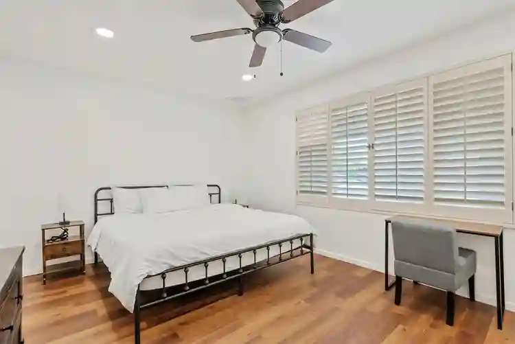 7 BR in Glendale