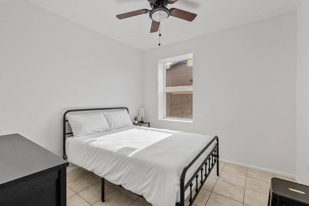 7 BR in Glendale