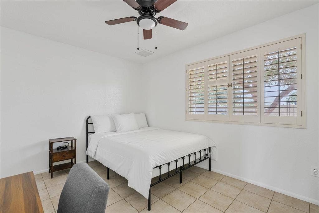 7 BR in Glendale