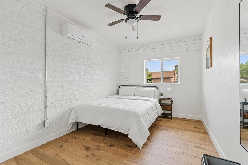 7 BR in Glendale