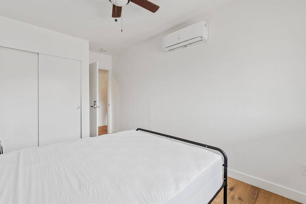 7 BR in Glendale