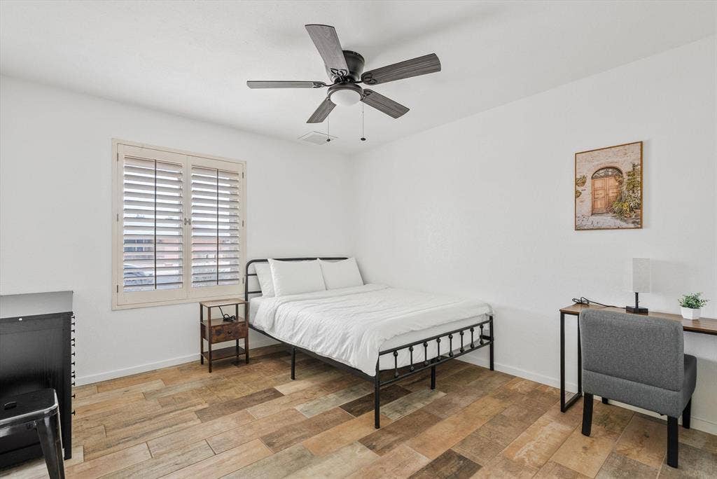 7 BR in Glendale