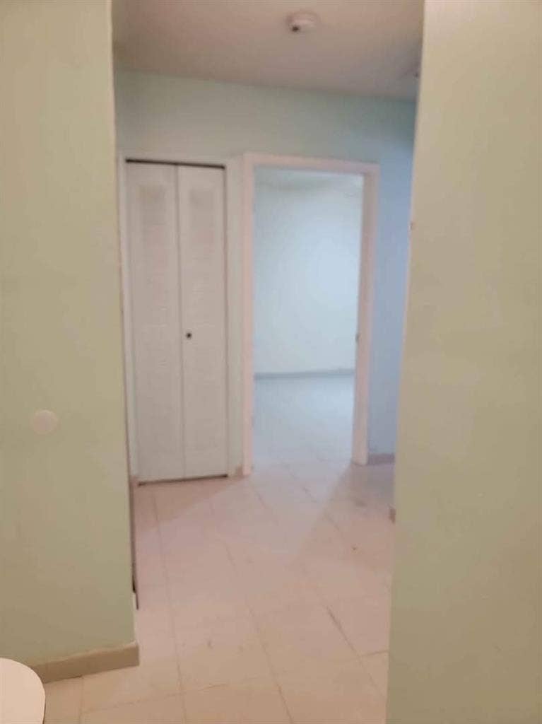 Gorgeous spacious 1/1 bedroom